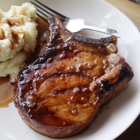 Savory honey glazed pork chops recipe: a delicious, easy weeknight family dinner idea.